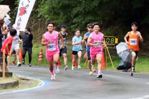 スタート直後の先頭集団